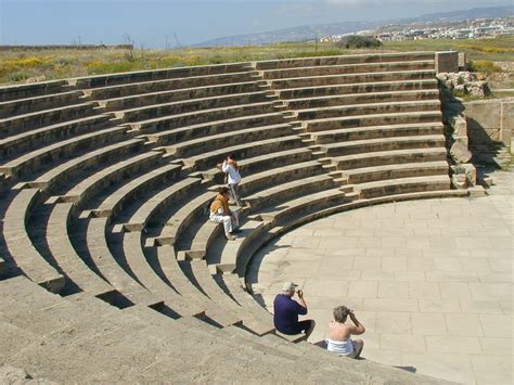 Vous avez cherché amphitheatre - Arts et Voyages