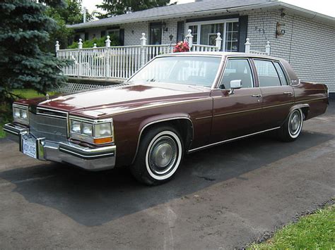 1984 Cadillac DeVille - Information and photos - MOMENTcar