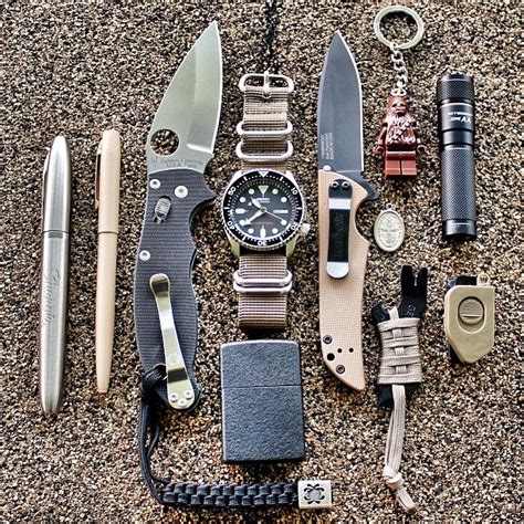 17 Best images about James Bond Gear & Gadgets on Pinterest | Pistols, EDC and Gun vault