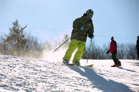 Pocono Mountains Skiing | Camelback Mountain | Skytop Lodge