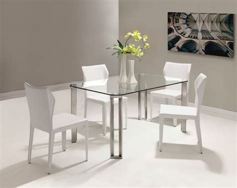 96 Striking contemporary glass dining room tables For Every Budget