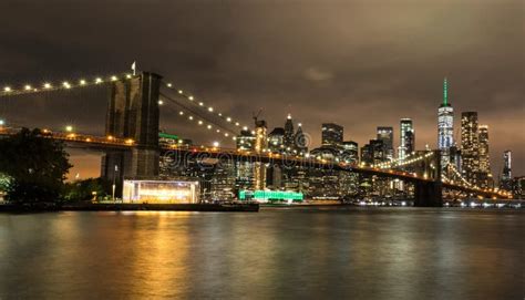 Pont De Brooklyn Et Manhattan La Nuit, New York City, Etats-Unis Photo ...