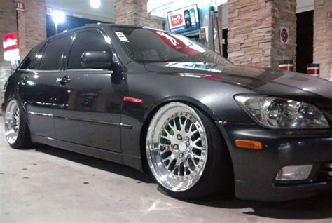 CCW Classic 18×11 on Slammed Lexus IS300 Sportcross | JDMEURO.com