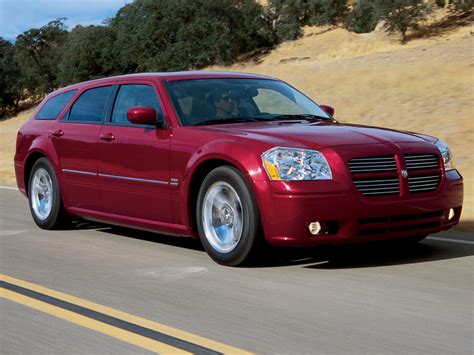 Car in pictures – car photo gallery » Dodge Magnum RT & SXT 2005 Photo 06