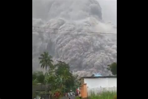 Foto : Gunung Semeru Erupsi, Ini yang Harus Dilakukan Saat Erupsi ...