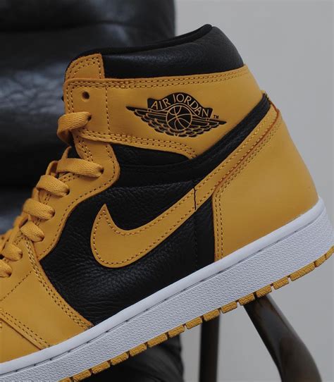 Air Jordan 1 Pollen 555088-701 Release Date | SneakerNews.com