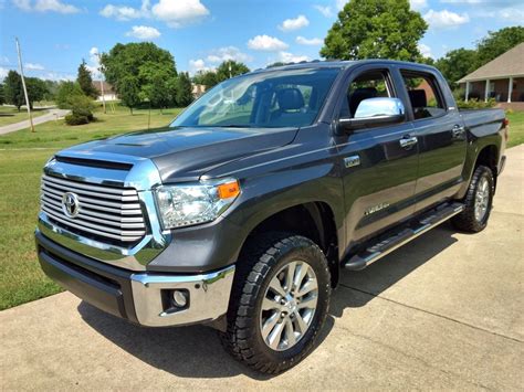 loaded 2015 Toyota Tundra Crew Max 4×4 lifted for sale