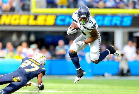 Kenneth Walker III Salvages Day With Touchdown In Week 8 Win - NFL News ...