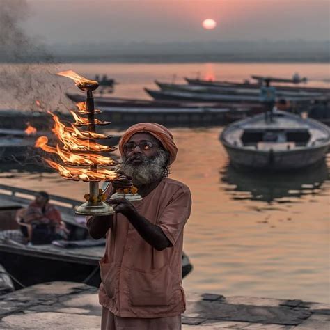 Boat Booking for Ganga Aarti Varanasi-visitkashi.com