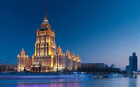 Moscow Night Tour - Friendly Local Guides