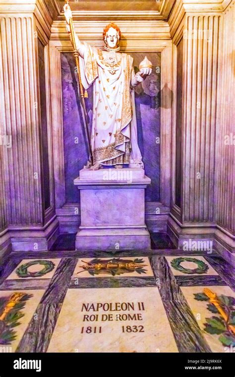 Tomb Of Napoleon II, Emperor Napoleon I statue, Les Invalides, Paris ...