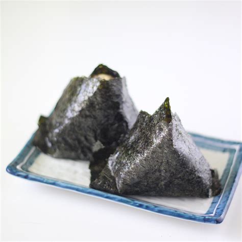 Step-by-step: Onigiri (Japanese rice balls) - Scratch Eats