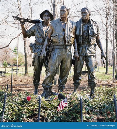 The Three Soldiers. editorial photo. Image of statue - 112608421