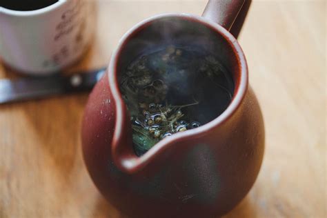 Closeup Of Hot Tea In Ceramic Teapot - Creative Commons Bilder