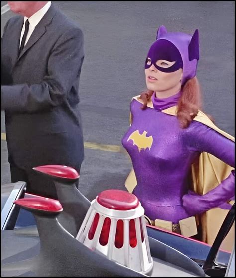 Yvonne Craig as Batgirl 1967 : r/OldSchoolCool