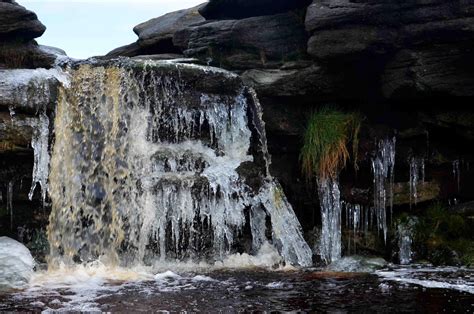 Kinder Downfall Peak District : r/pics