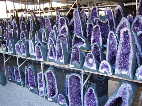 Tucson Gem show Geodes in 2020 | Tucson gem show, Minerals and gemstones, Amethyst geode