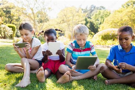 Kids using technology — Stock Photo © Wavebreakmedia #110811870