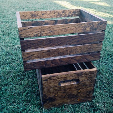 PEYTON LEE: DIY: Stained Wooden Crates