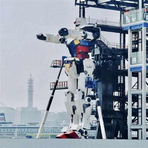 Rx 78 Gundam Statue