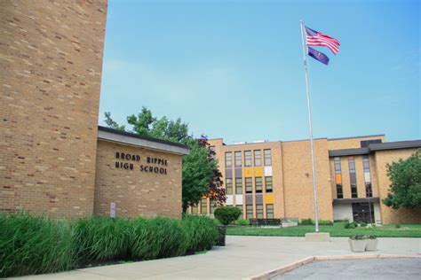 Indianapolis Public Schools Plan: Close 3 High Schools | WBAA