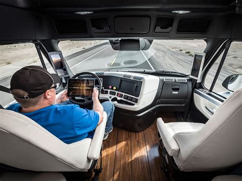 The World's First Self-Driving Semi-Truck Hits the Road | WIRED