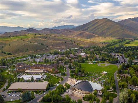 [UPDATED] 10 Dreamy Sun Valley Idaho Hotels (2021)