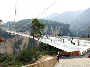 Zhangjiajie Glass Bridge: Tickets, How to Get There, Tips