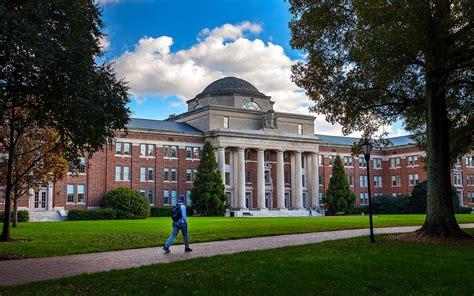 MAcc Alliance School Spotlight: Davidson - Vanderbilt Business School