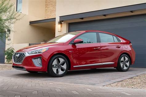 Used 2020 Hyundai Ioniq Hybrid Consumer Reviews - 31 Car Reviews | Edmunds