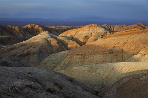 Premium Photo | Mountains in the desert