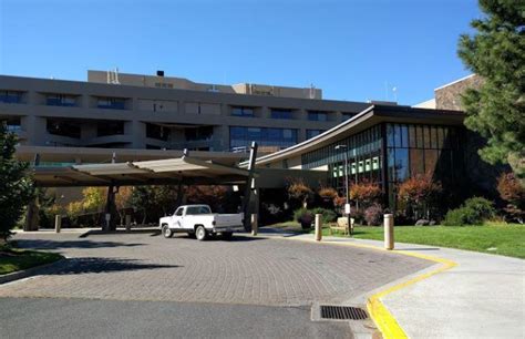 Nurses at St. Charles Hospital in Bend vote to authorize strike | The Lund Report