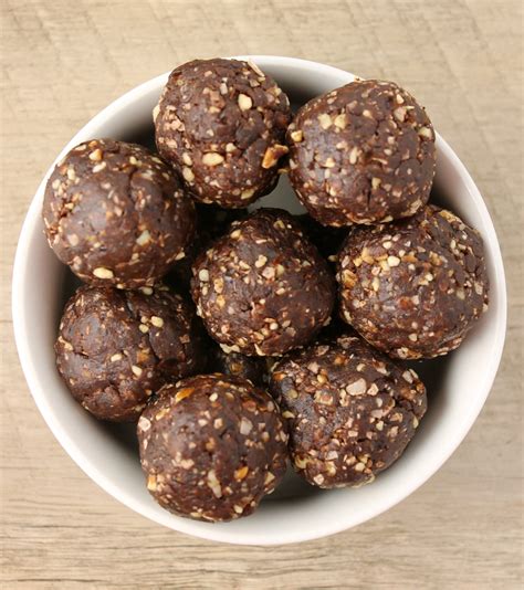 Chocolate Date Balls - LIVING FREE HEALTH AND LIFE