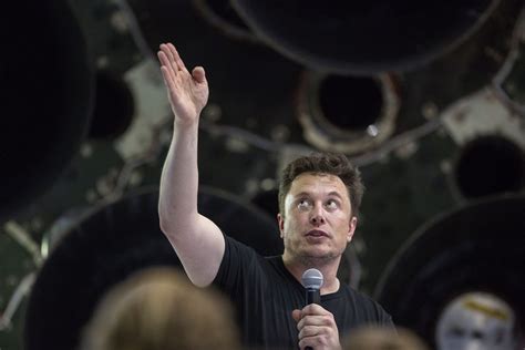 Elon Musk Spills The Beans On His Plans For World’s Largest Rocket Ever To Be Built — Tekh Decoded