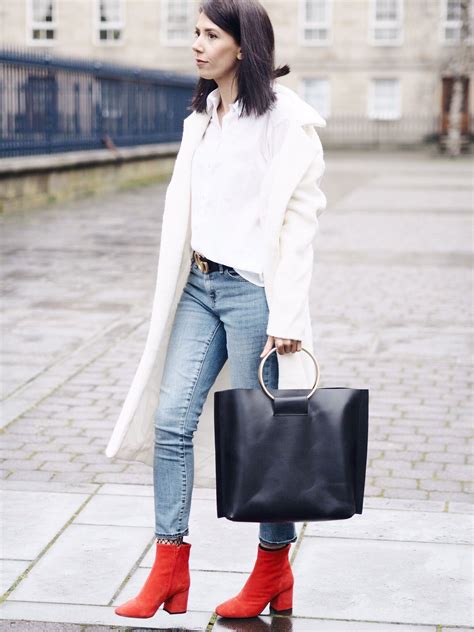 red suede ankle boots, ring bag | street style | spring fashion | Ideias fashion, Roupas estilo ...