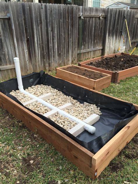 Wicking Garden Bed: Stage 2 #gardendesign | Building a raised garden, Diy raised garden, Wicking ...