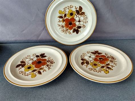 19 Most Valuable Antique Dishes Worth Money