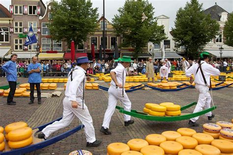 Edam Cheese Market ♥ | Amsterdam vacation, Edam cheese, Edam