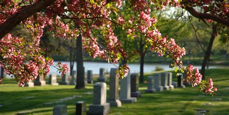 How do I research loved ones buried at Lakewood? - Lakewood Cemetery