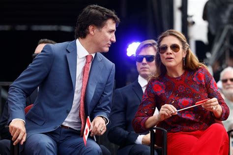 Canada’s PM Justin Trudeau and his wife Sophie announce separation | News | Al Jazeera