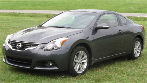 2010 Nissan Altima 3.5 SR - Sedan V6 CVT auto