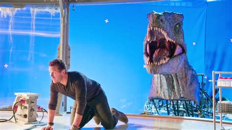 Entertainment Insider on Twitter: "How the 9-ton Giganotosaurus of ...