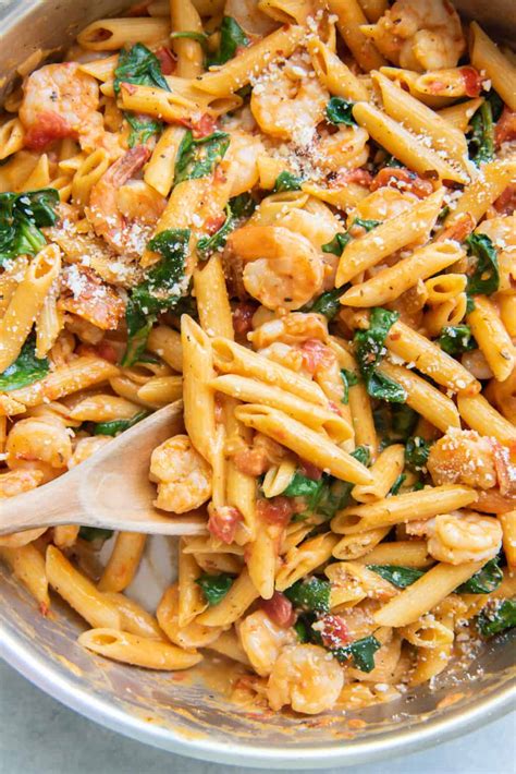 Shrimp and Spinach Pasta (Easy One-Pot Pasta) | Valerie's Kitchen