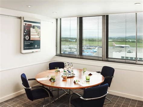 Glasgow Airport Hotels: Holiday Inn Glasgow Airport