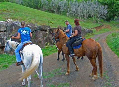 Explore Kualoa Ranch and the Ka'a'awa Valley of Oahu