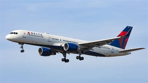 Delta Air Lines Boeing 757 Lost Nose Wheel Before Takeoff, F.A.A. Says ...