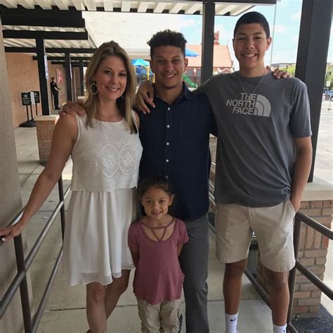 Meet Patrick Mahomes family: Wife, father, mother, brothers, sisters ...