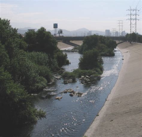 File:Los Angeles River Glendale.jpg - Wikimedia Commons