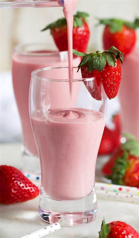 Easy Strawberry Banana Smoothie Recipe - The Suburban Soapbox