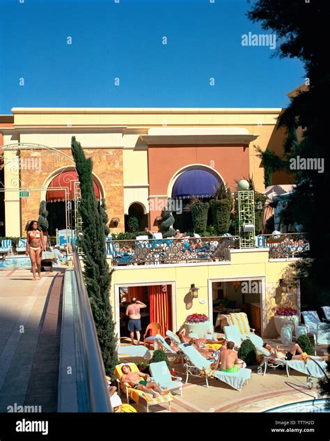 Wynn las vegas pool hi-res stock photography and images - Alamy